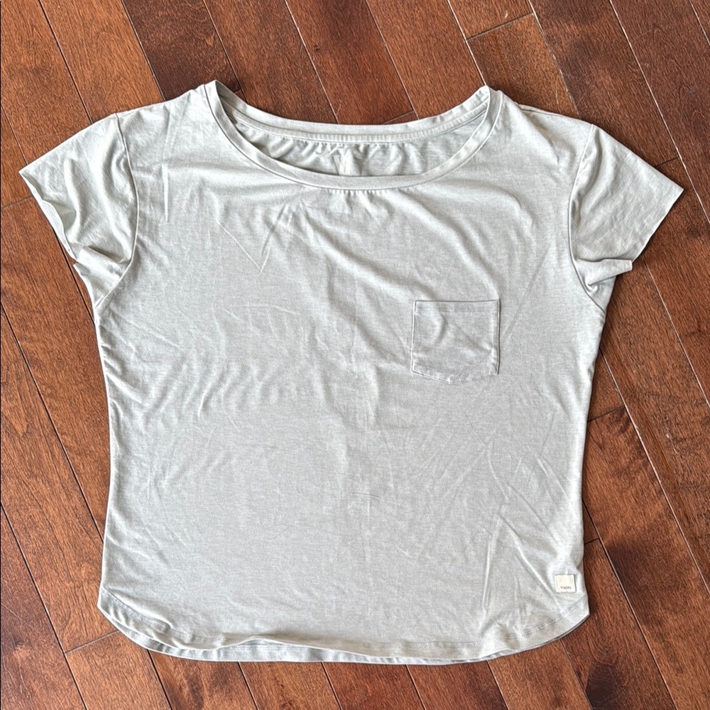 EUC Vuori shortsleeved pocket t shirt